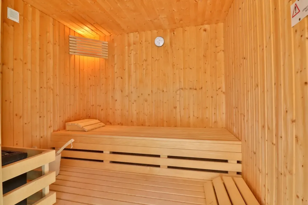 JACUZZI, HAMMAM, SAUNA