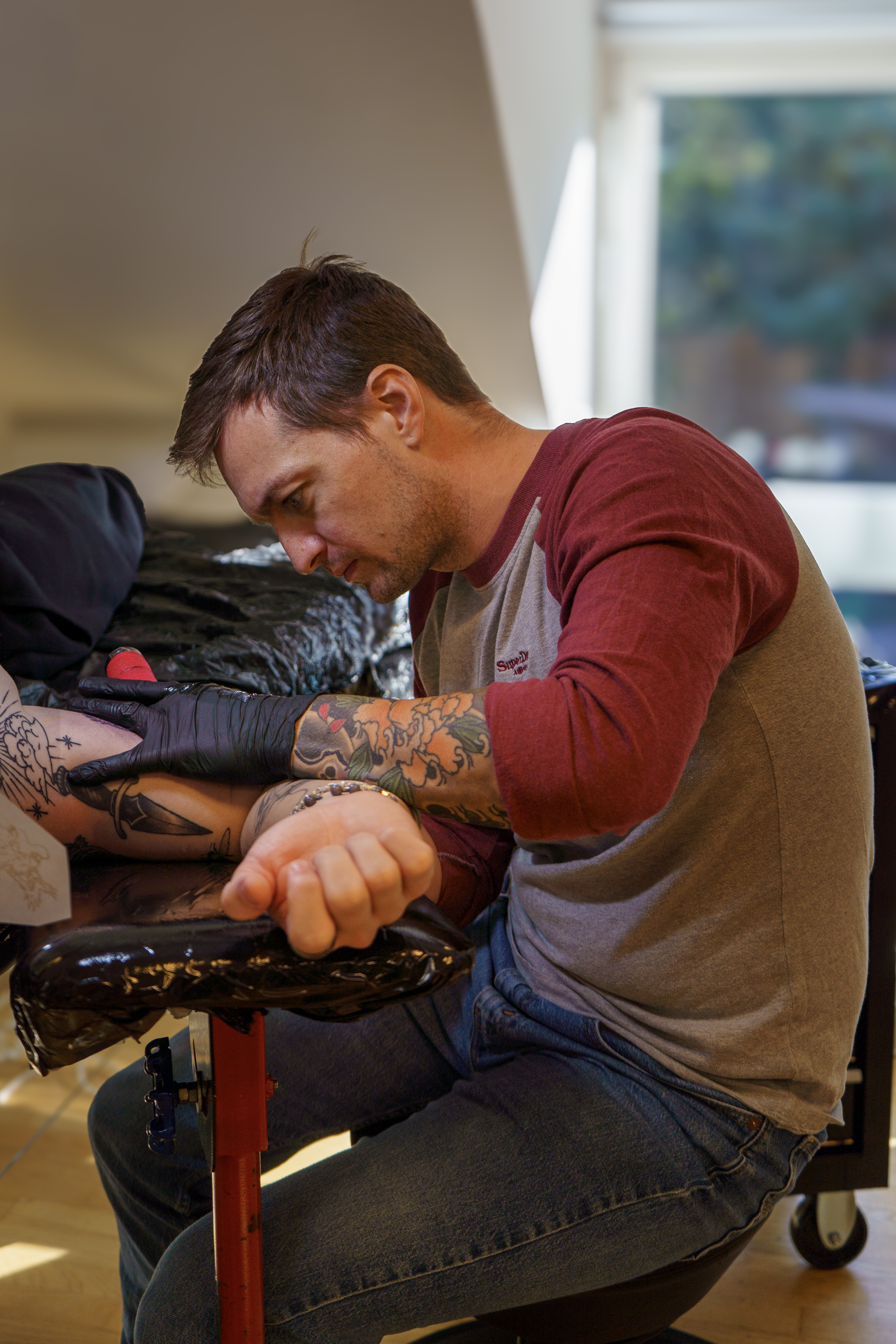 red white and black no smoking sign