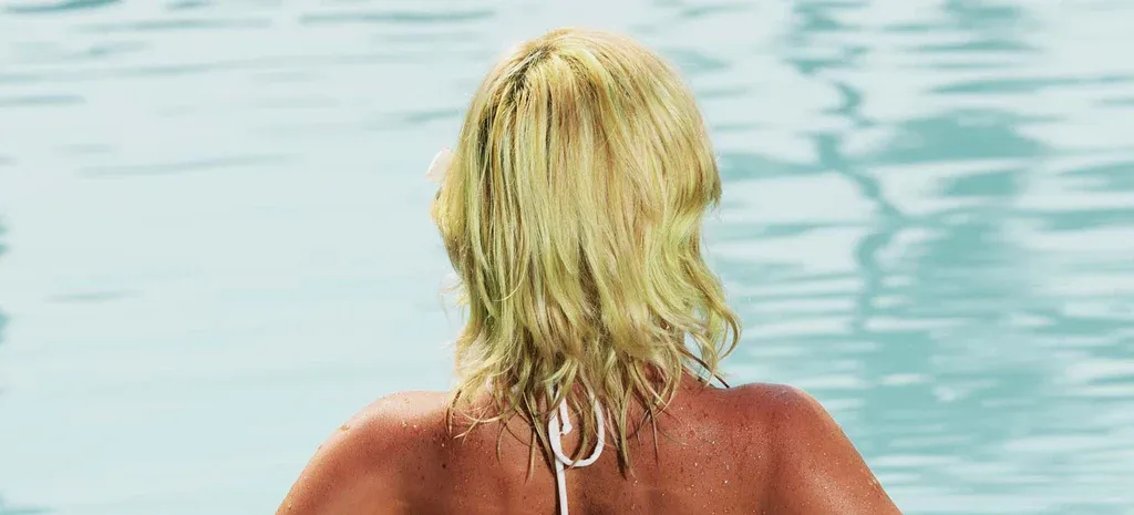 does swimming pool water damage hair