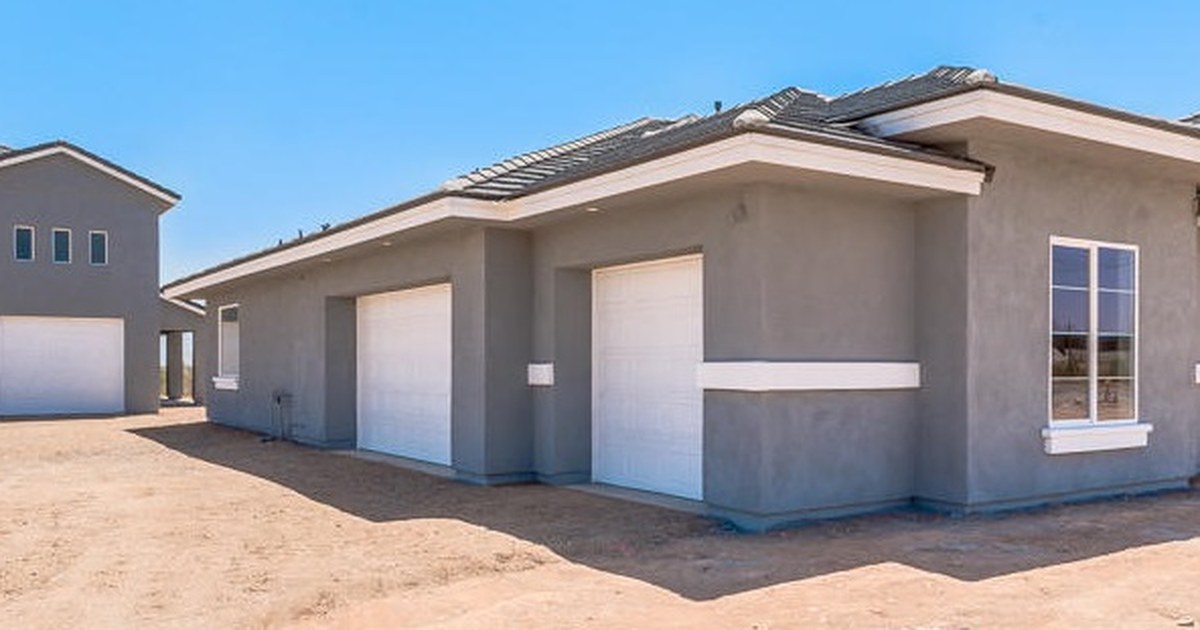 Phoenix Arizona short sale home with RV garage