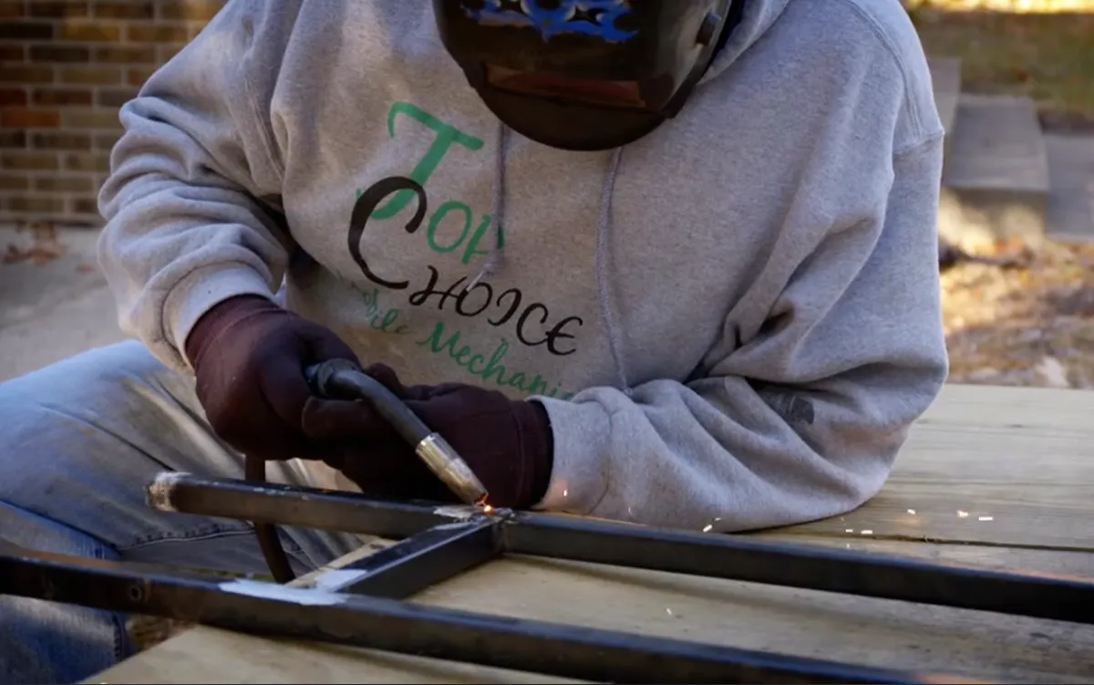 {{ custom_values.service_1 }} in {{custom_values.biz_area_1})