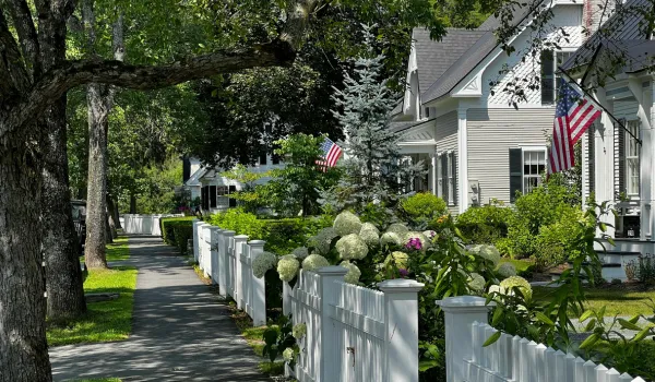 Understanding the Market and Making Confident Real Estate Decisions