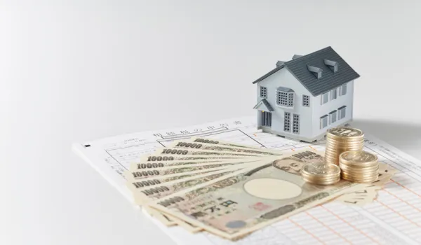 Alt Text (Cover Image)  First-time homebuyers exploring homeownership in Anne Arundel County, Maryland with guidance from a local REALTOR®