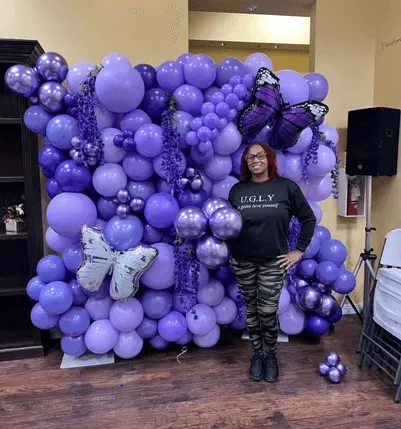 Balloon decorations by Different Shades of Colors, featuring balloon arches, columns, garlands, and custom designs. Serving Las Vegas, North Las Vegas, Henderson, Summerlin, Boulder City, and Clark County. Call (702) 400-7623 for professional event decor services.