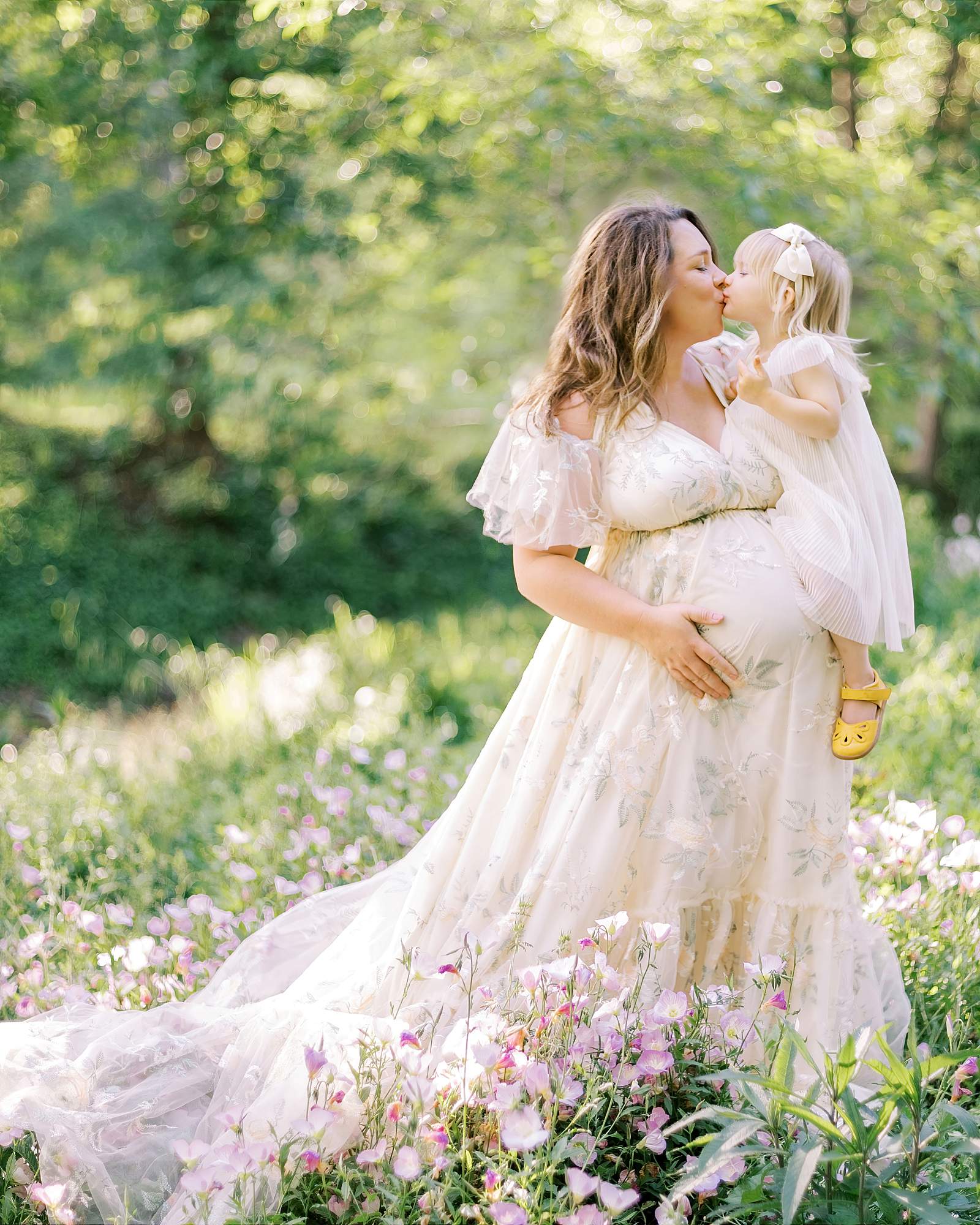Outdoor maternity portrait session in East Tennessee countryside