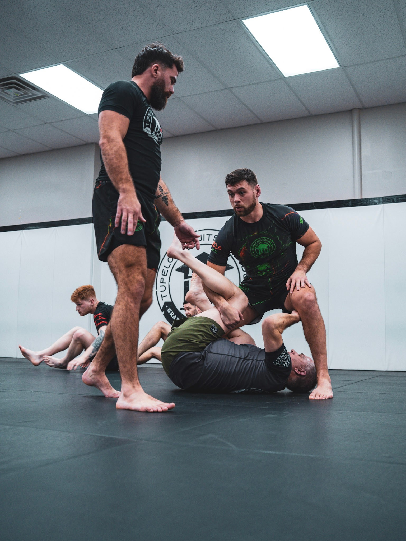 No-Gi Jiu Jitsu students training takedowns and grappling at Tupelo Jiu Jitsu Academy
