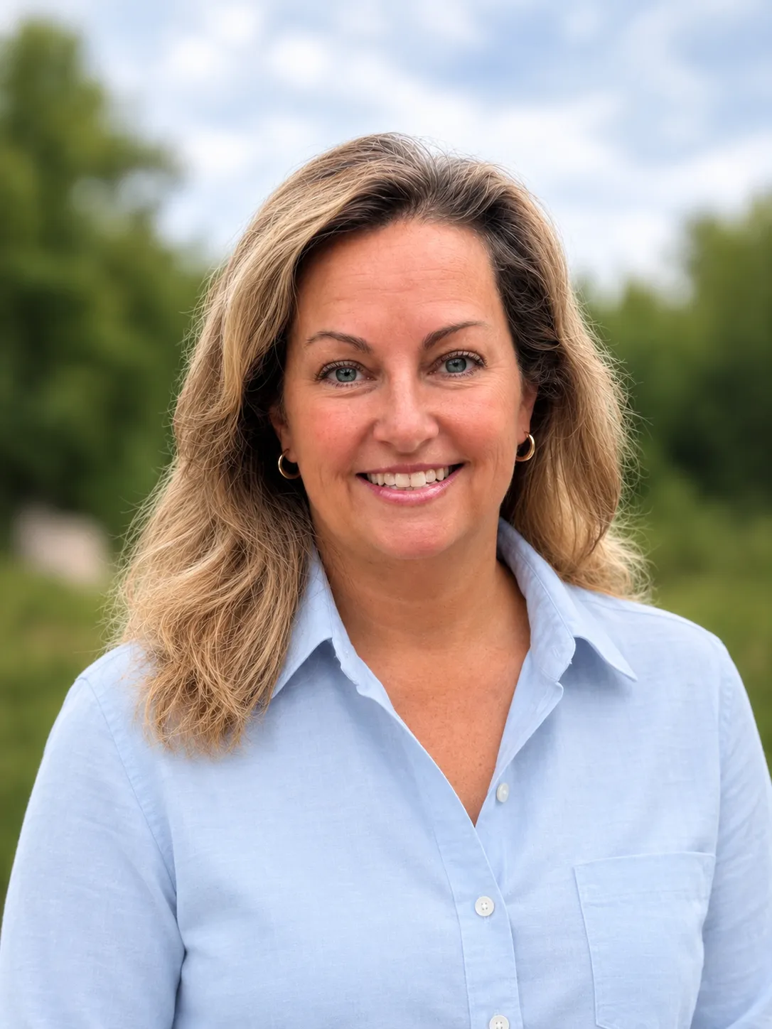 Kirsty Koop, founder of Grace & Grit, outdoors in Muskoka