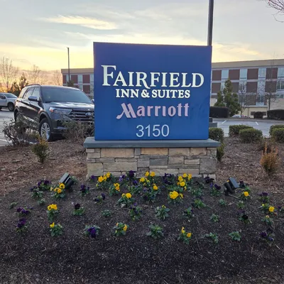 Channel Letters vs Monument Signs:  Which Is Right for Your Business?