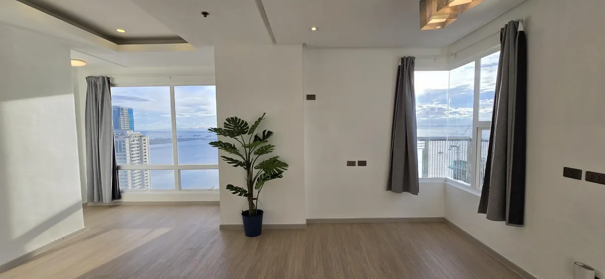 Corner Unit in the Heart of Manila