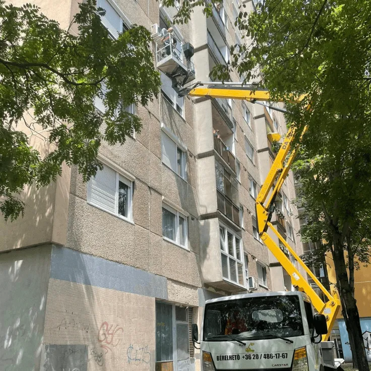 Szakértő csapatunk a zöld területek fenntartásában - Megrendelhető fakivágás Győr szolgáltatásaink keretein belül.