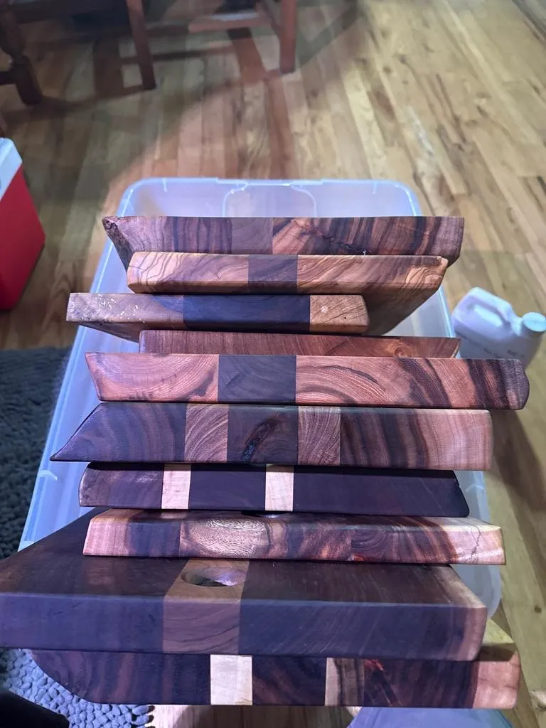 Side profile of an edge-grain and end-grain butcher block showing thickness