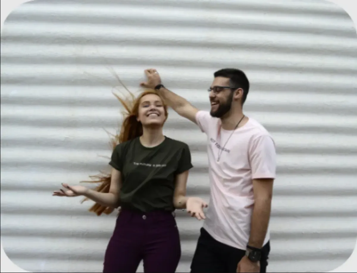 Image Empleados de Gesion Redes Pro Conversiong