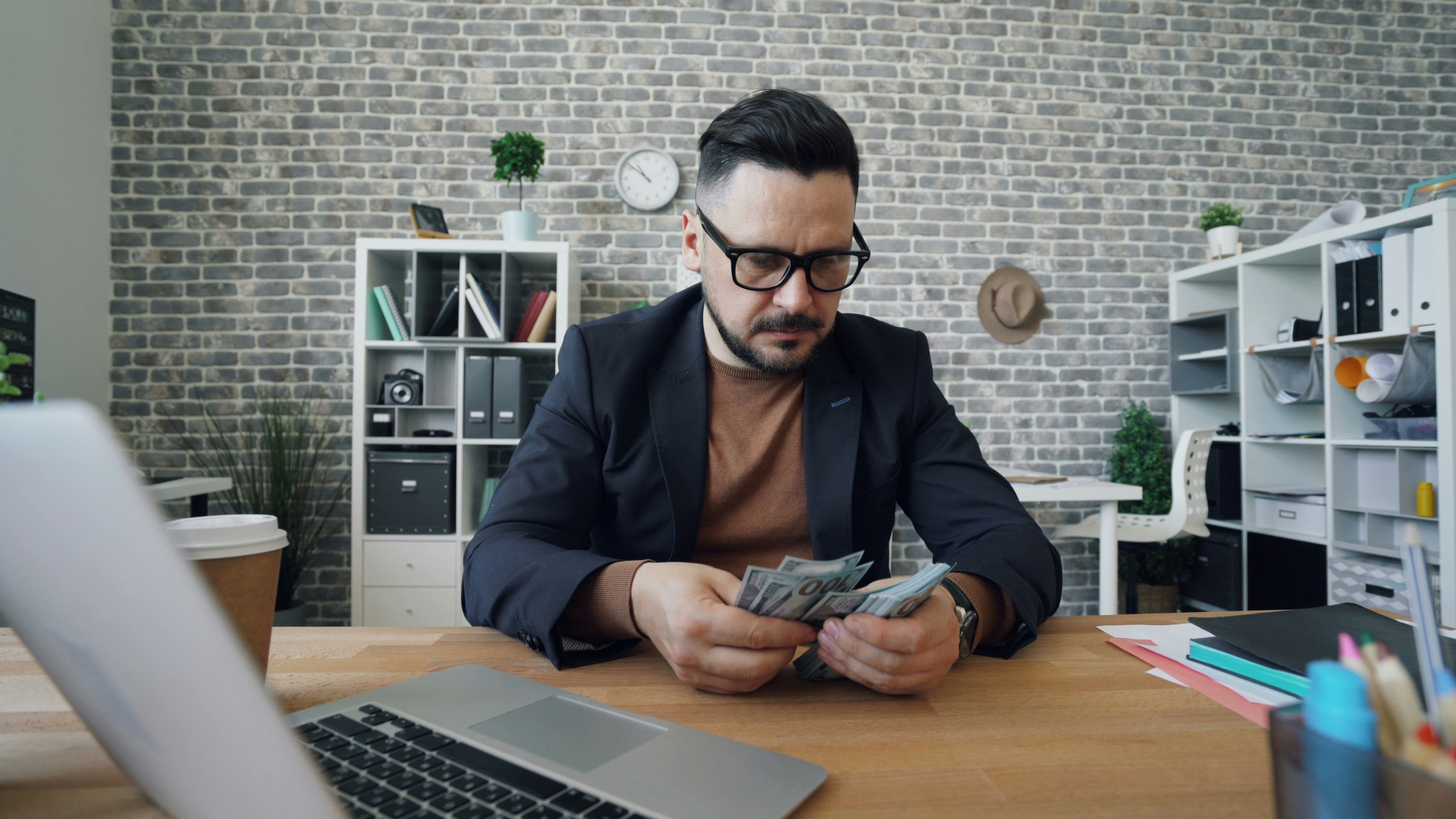 How Much Should You Pay Yourself in 2026/27? A Straight-Talking Guide for Directors