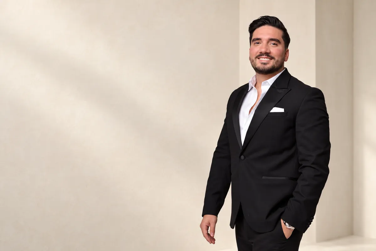 Diego Angulo, Broker Associate, retrato editorial