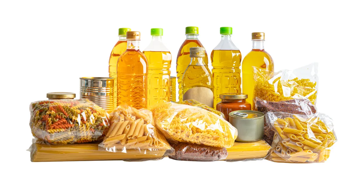 مصنع أعلاف متطور مع صوامع حبوب وخطوط إنتاج حديثة