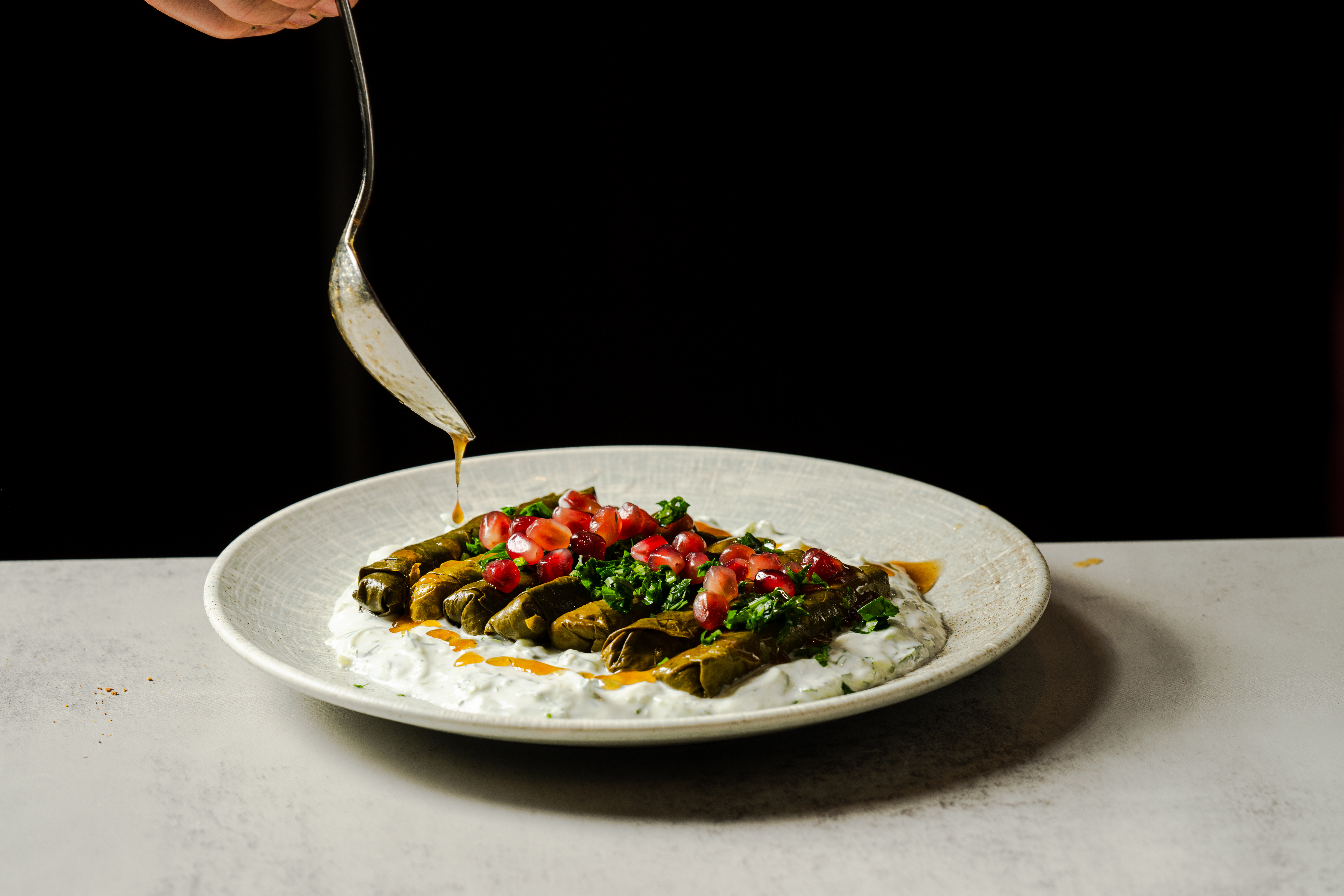 A close up of a bunch of blueberries