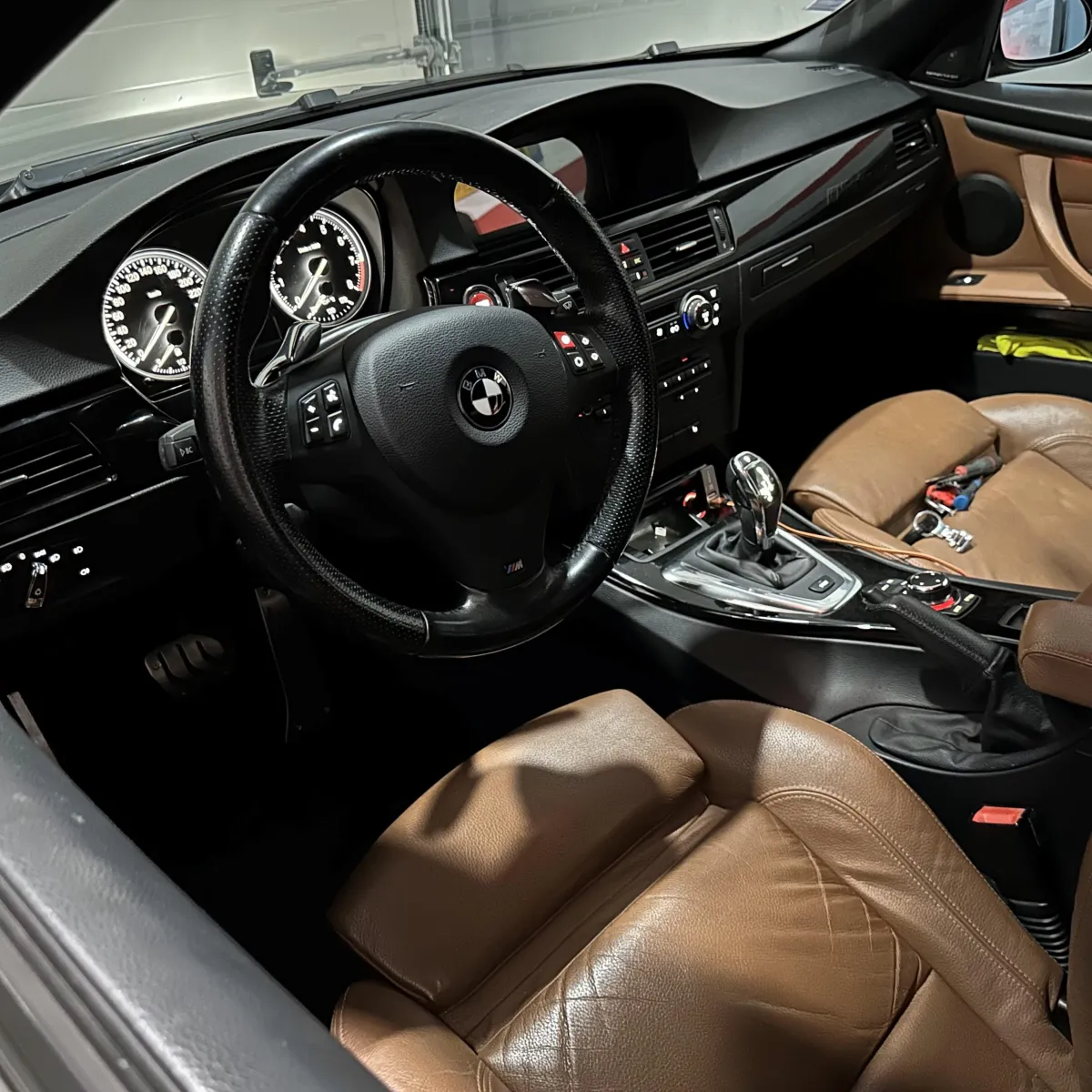 intérieur de 335i e93 n54 pré lci bm, bmwledcustom