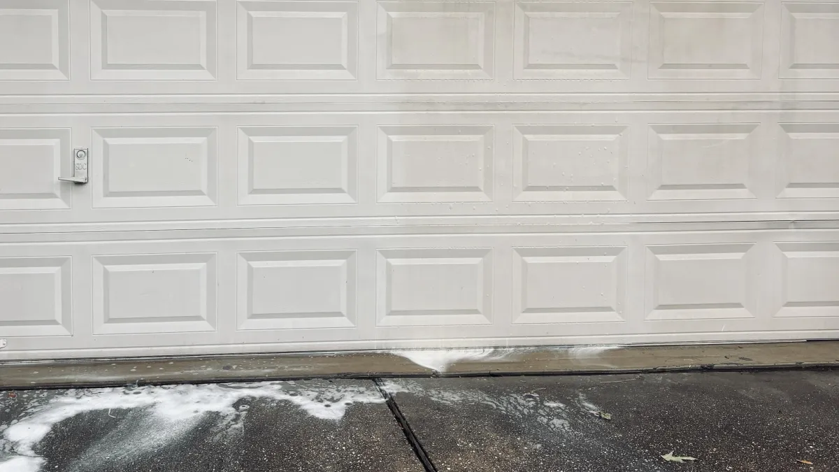 Garage Door Paint Oxidation Removal Tips