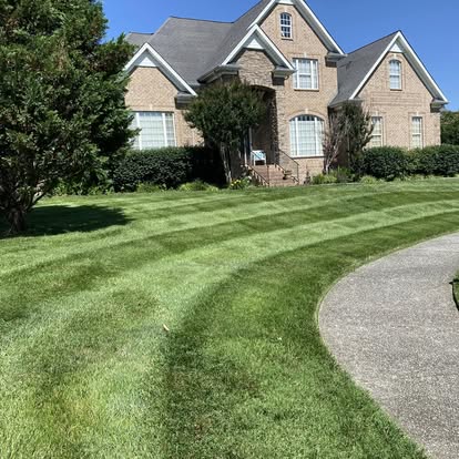 Freshly mowed front yard in Spring Hill TN - Brewer Lawn Care