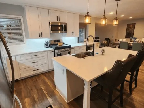 {{ custom_values.service_1 }} in {{custom_values.biz_area_1})