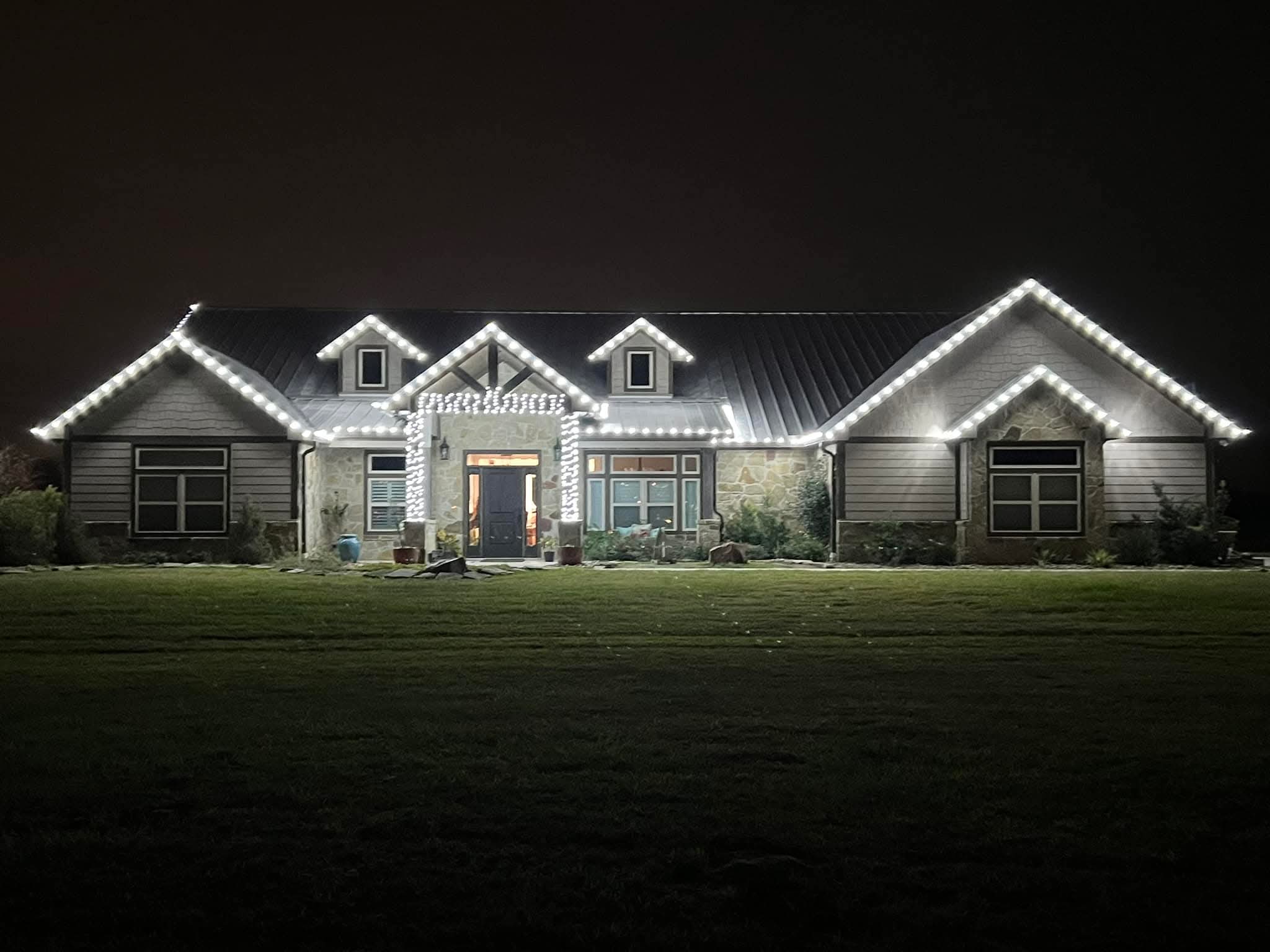 Christmas light installation in Goliad County by Maddux Pro Wash