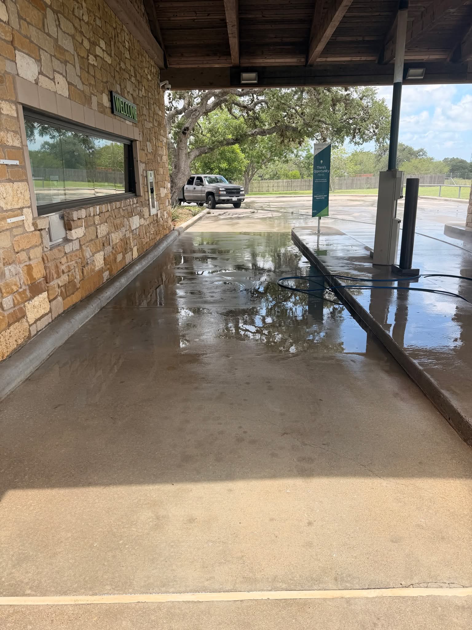 Commercial driveway cleaning by Maddux Pro Wash