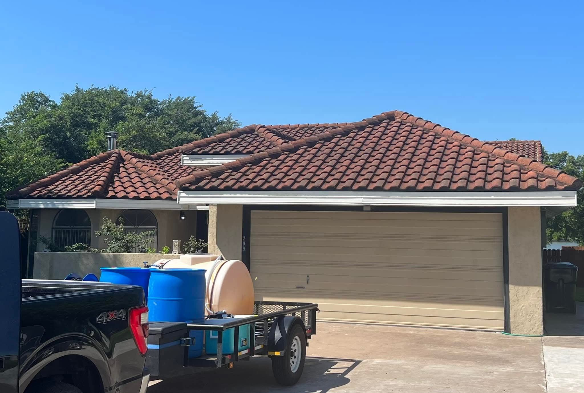 Maddux Pro Wash offering residential surface cleaning in Goliad County