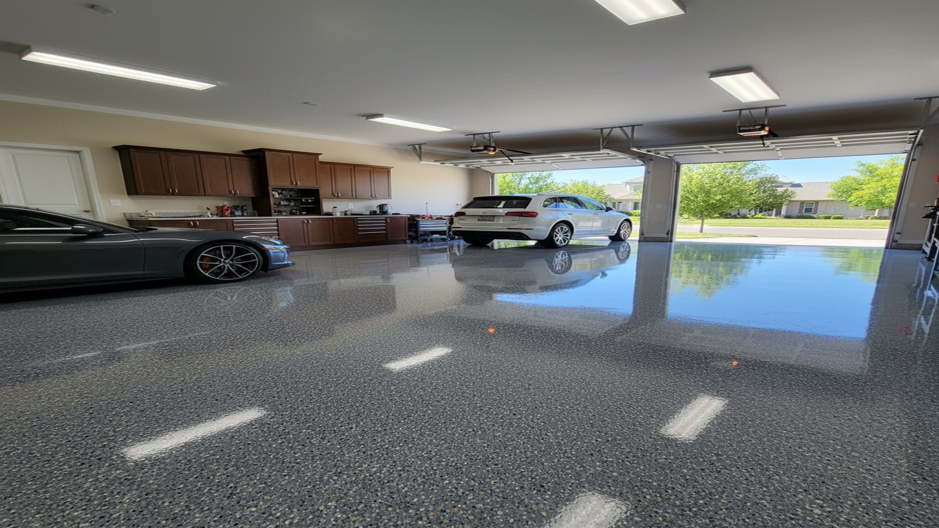 {{ custom_values.service_1 }} in {{custom_values.biz_area_1})