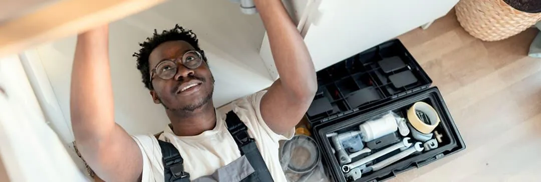 Massage therapy student learning deep tissue massage in Orlando