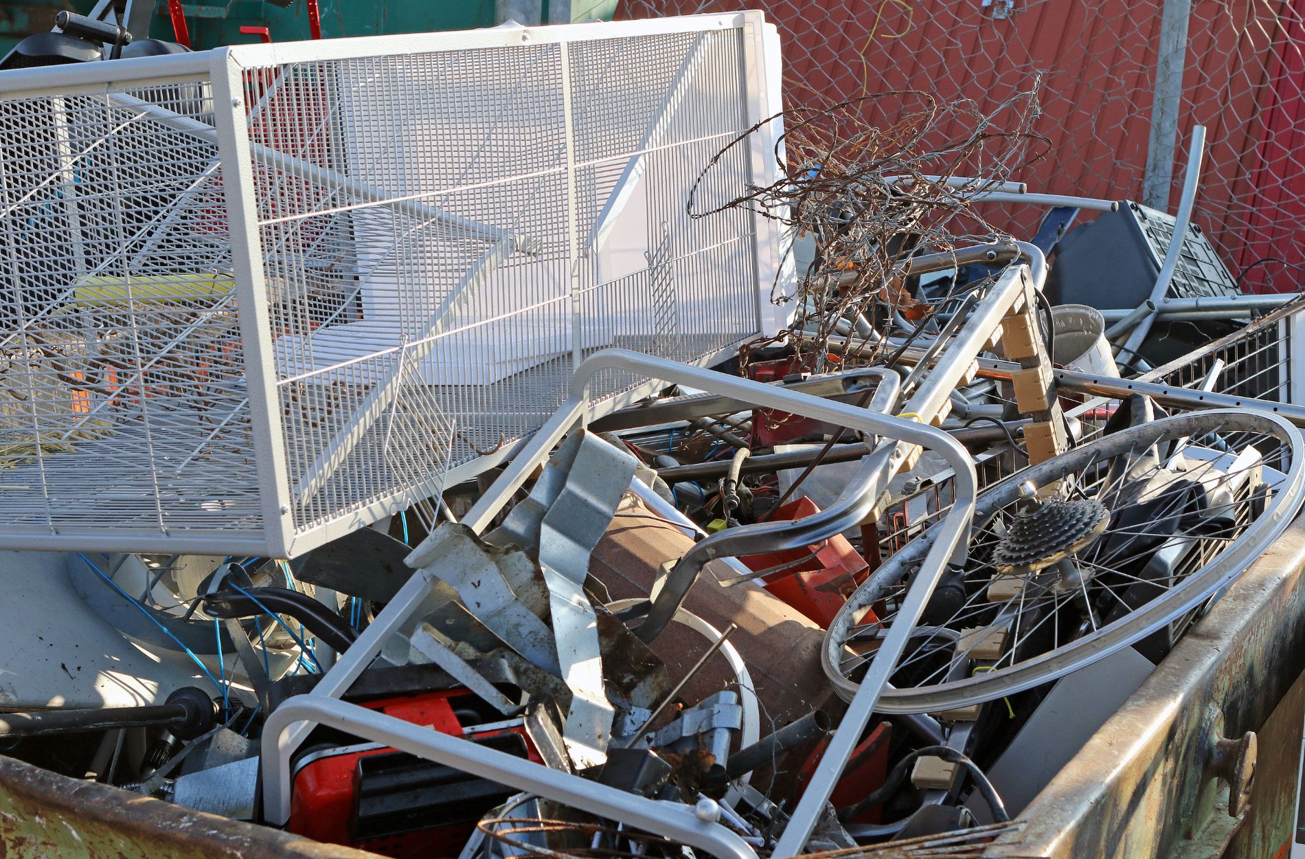 Simplify Spring: Local Disposal Services You Can Use