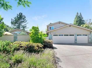 NaaNapa Concrete builds and installs Driveways pa Concrete builds and installs Driveways