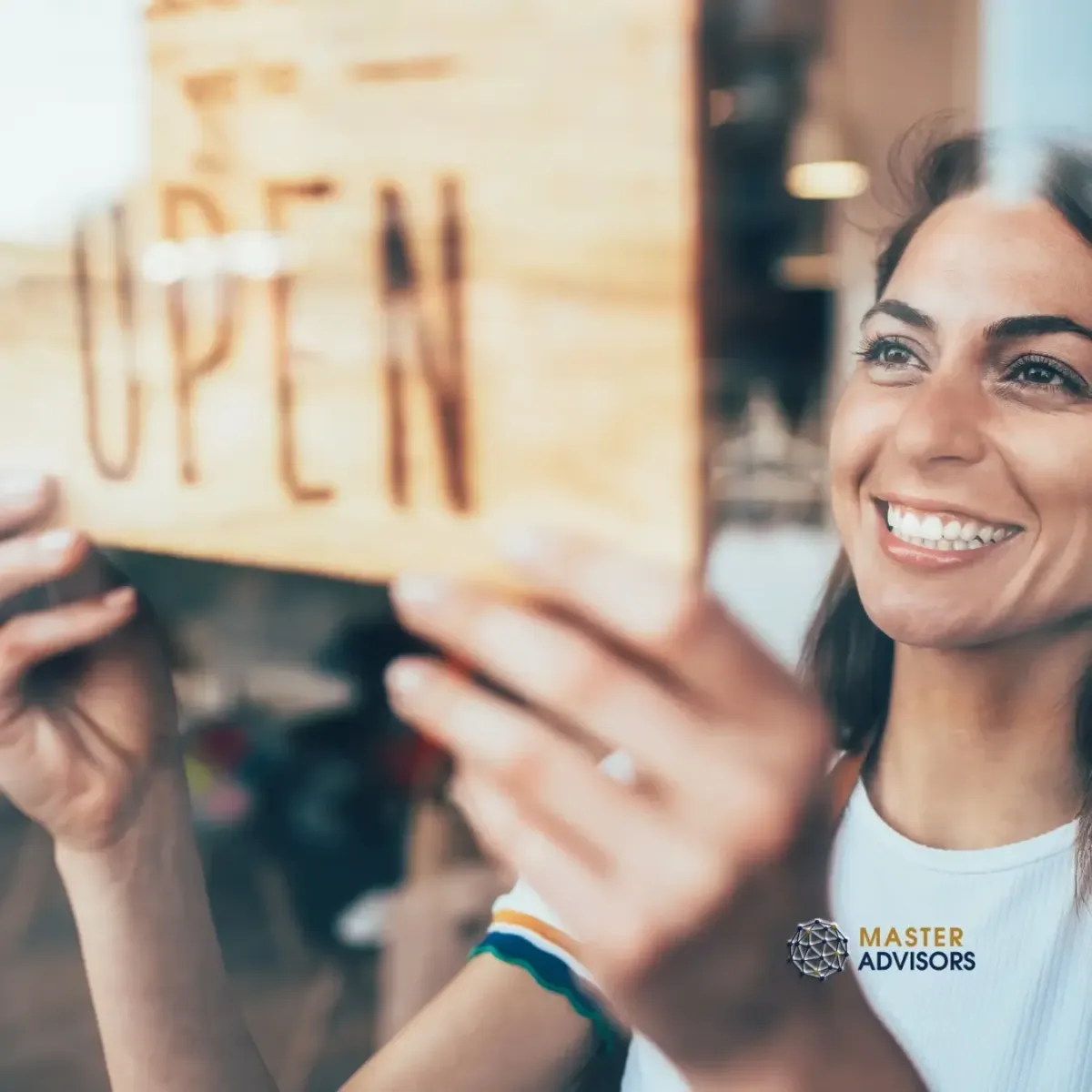 ¿Eres empresario venezolano y buscas seguridad jurídica y gestión contable profesional? Nuestros planes integrales están diseñados para proteger tu negocio, optimizar tus finanzas y garantizar el cumplimiento legal en Venezuela y en el extranjero. En Master Advisors, ofrecemos planes mensuales que combinan servicios de contabilidad profesional y asesoría legal especializada para empresarios venezolanos, sin importar si operan en Venezuela o desde el extranjero. Nuestros paquetes están diseñados para adaptarse al tamaño de tu empresa y a tus necesidades: desde emprendedores que dan sus primeros pasos, hasta grandes corporaciones que requieren un equipo dedicado. Con nosotros, tu negocio estará protegido legalmente, en cumplimiento fiscal y con finanzas claras para crecer con seguridad.