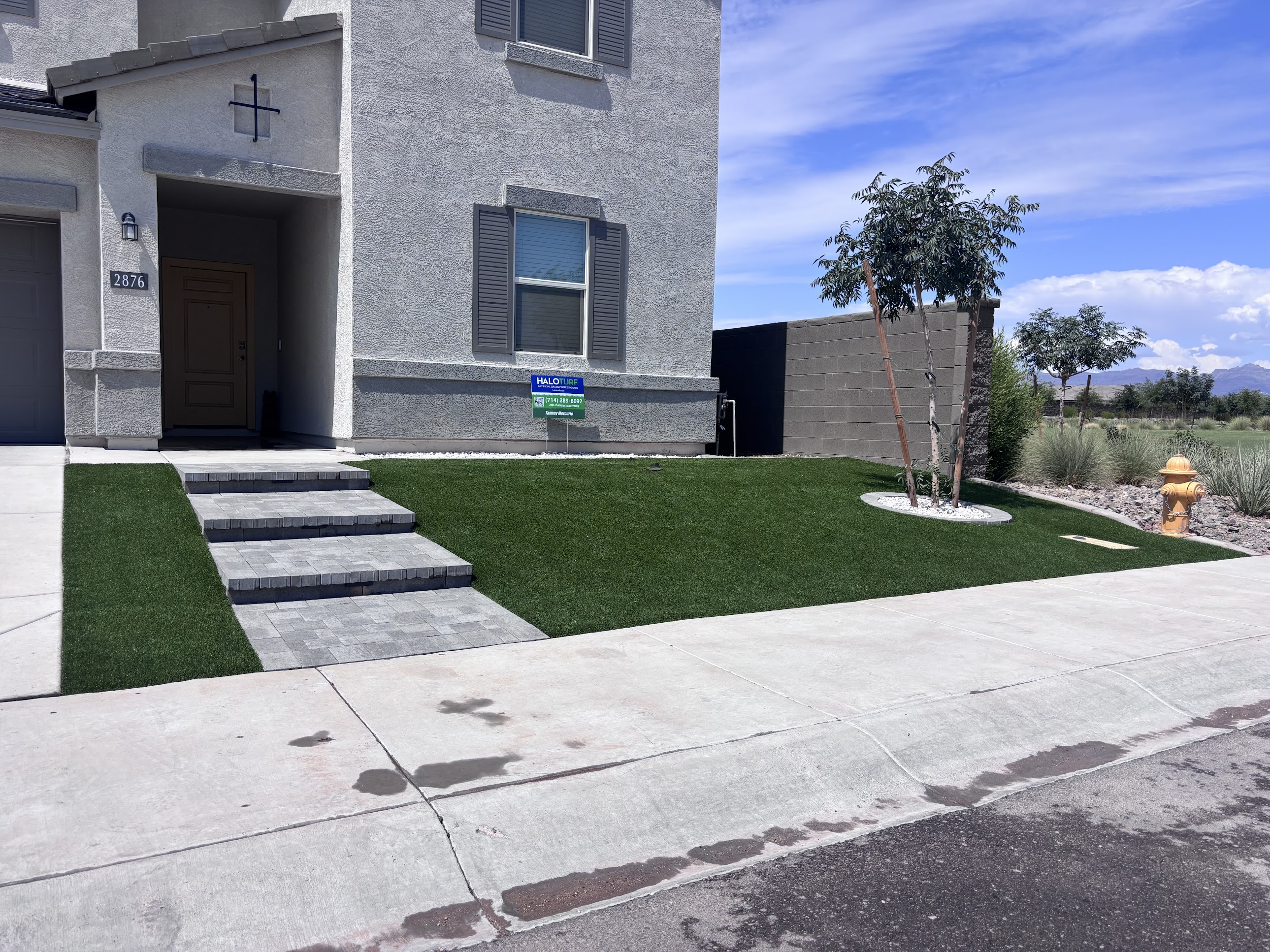 Beautiful Backyard With Artificial Turf Installation & Putting Green Field - Arizona