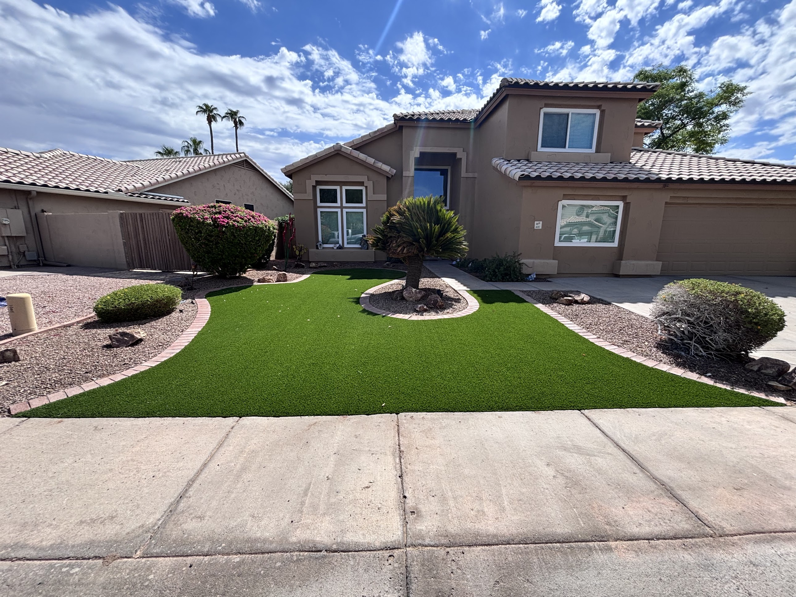 Beautiful Backyard With Artificial Turf Installation & Putting Green Field - Arizona