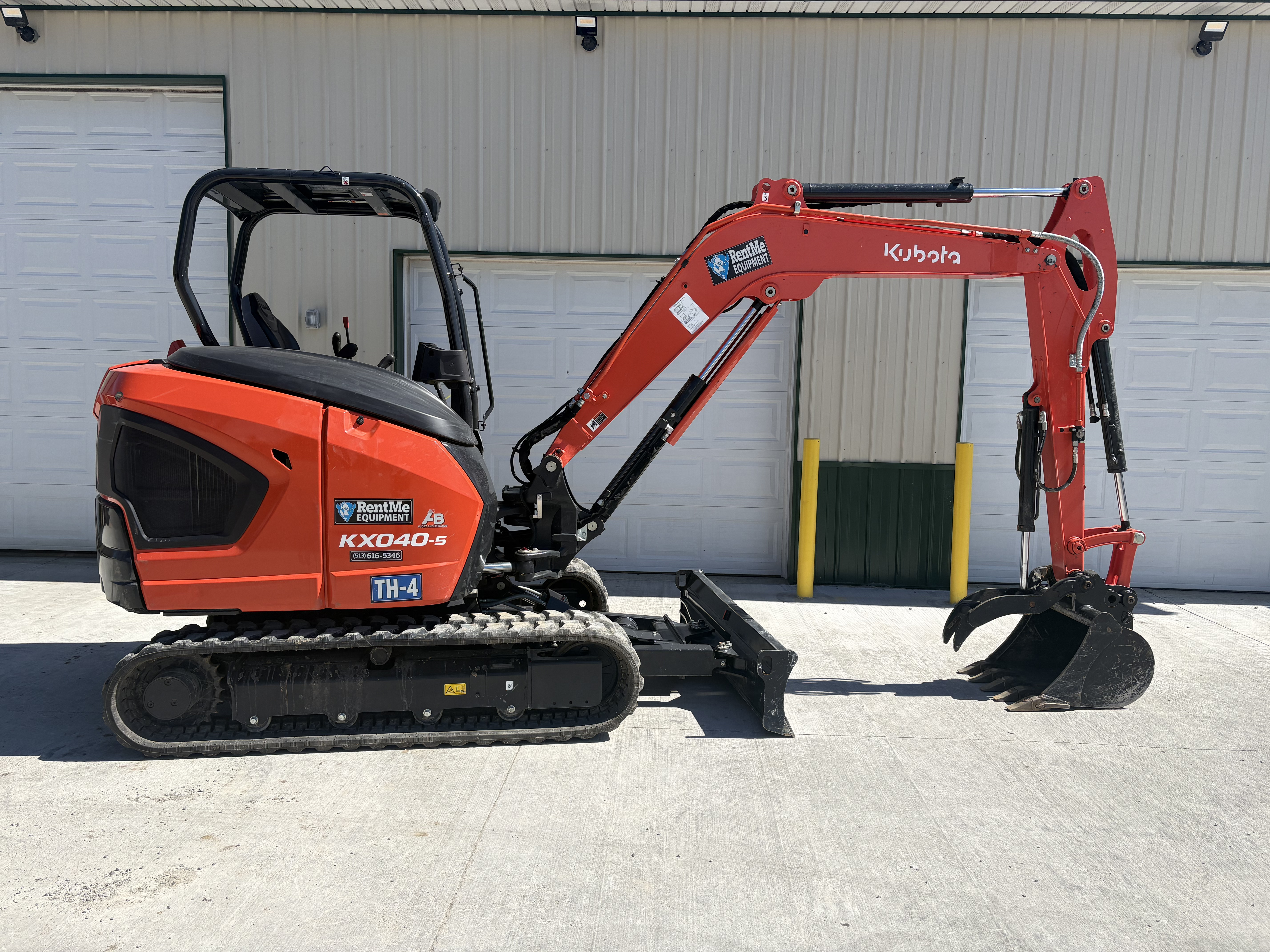 Mini excavator available for rental at RentMe Equipment in Cincinnati Ohio
