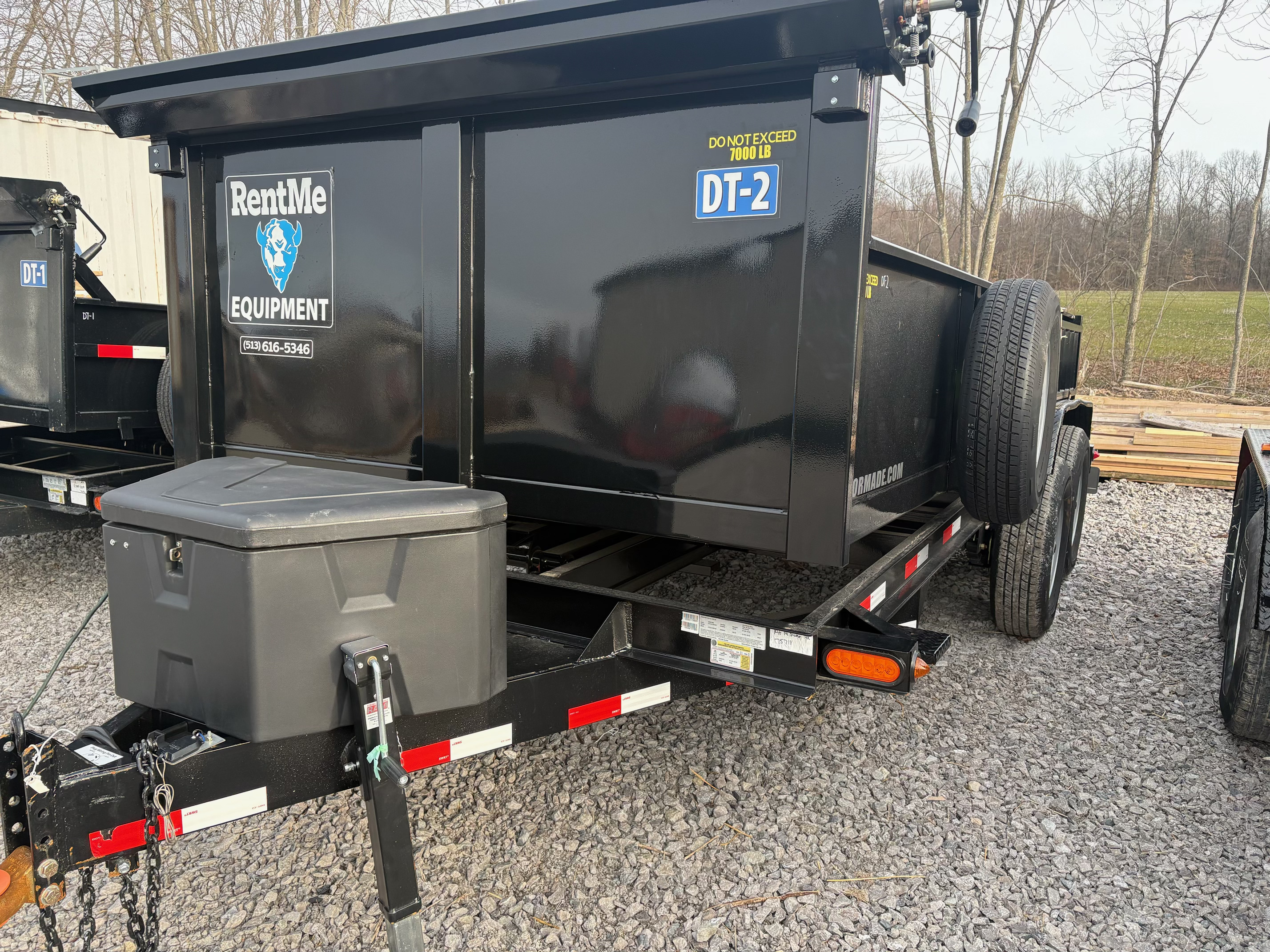 Dump trailer available for rental from RentMe Equipment in Cincinnati Ohio