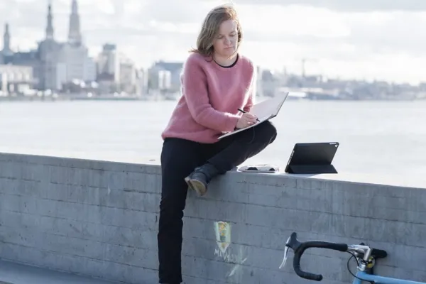 To pivot, or not to pivot