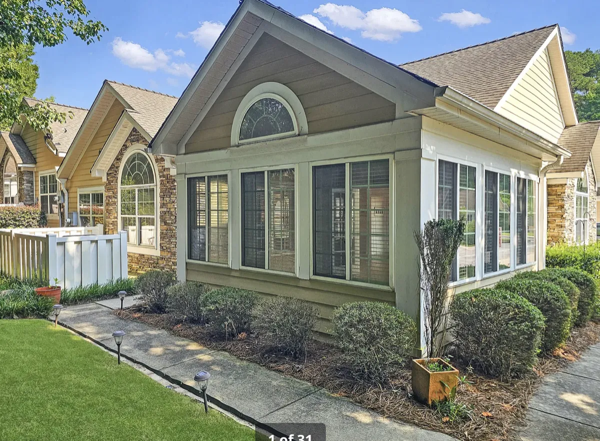 157 Country Walk Cir, Brunswick, GA 31525