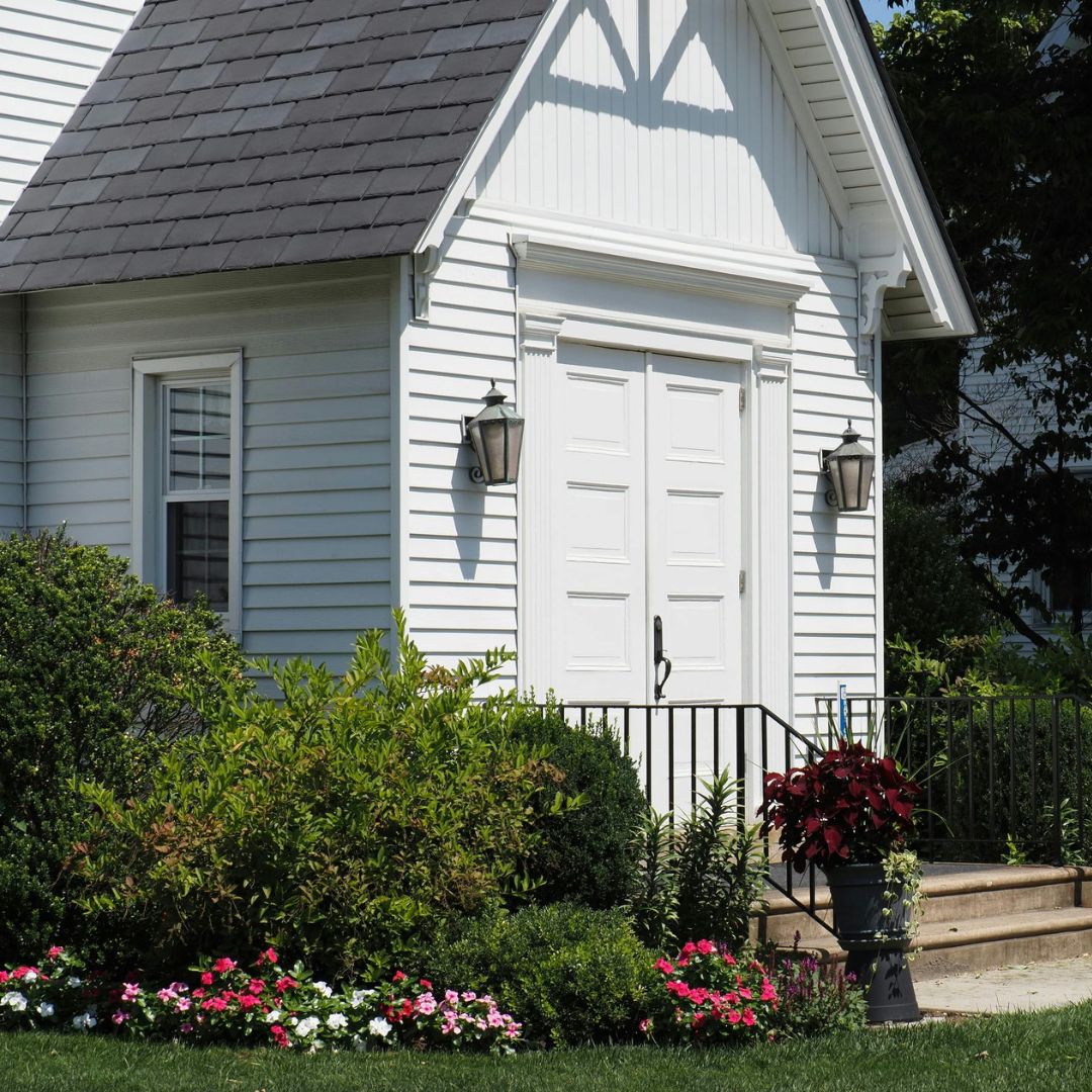 Energy-efficient siding installation for improved home insulation and exterior protection