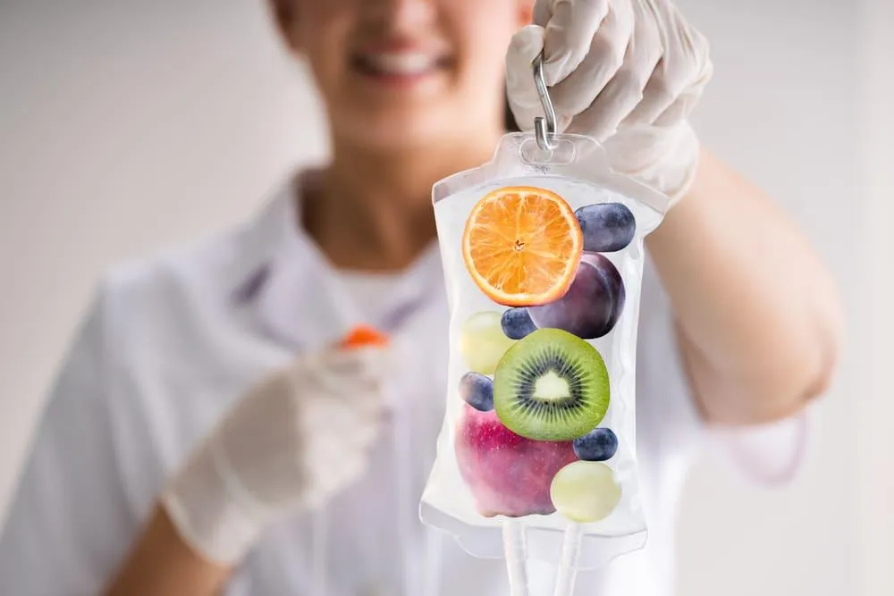 Goteo de vitaminas por vía intravenosa en AMADO CLINIC Miami