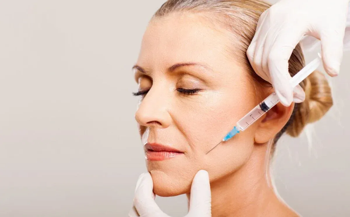 Facial de hidratación y luminosidad en Miami