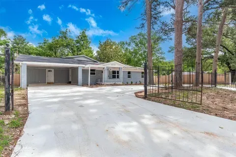 Shreveport Concrete builds and installs Driveway