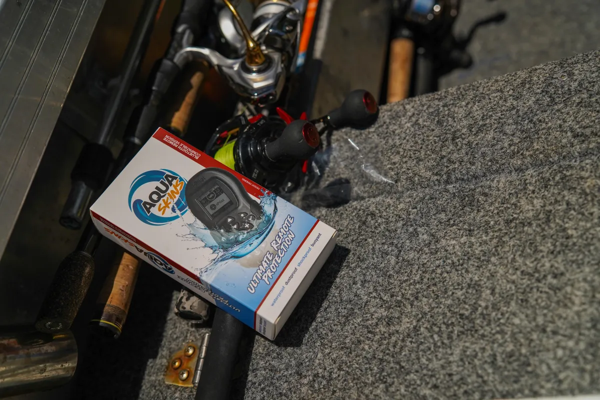closeup photo of grey gear part