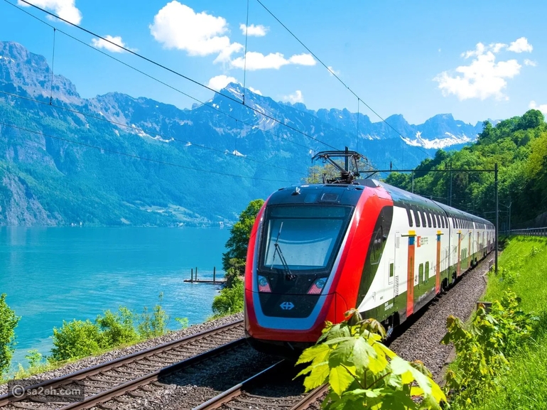 الرحلة أهم من الوجهة: سحر سياحة القطارات البطيئة