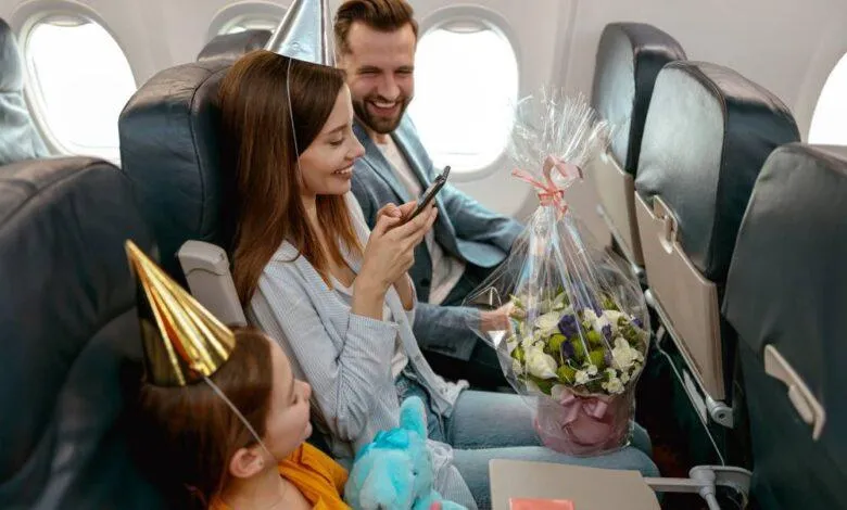 فنون احتواء انفعالات المسافرين الصغار خلف أبواب الطائرات