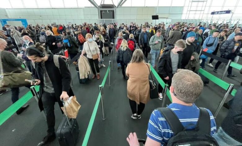 كيفية متابعة تحديثات الإقلاع والهبوط الرسمية عند إغلاق المجالات الجوية الإقليمية