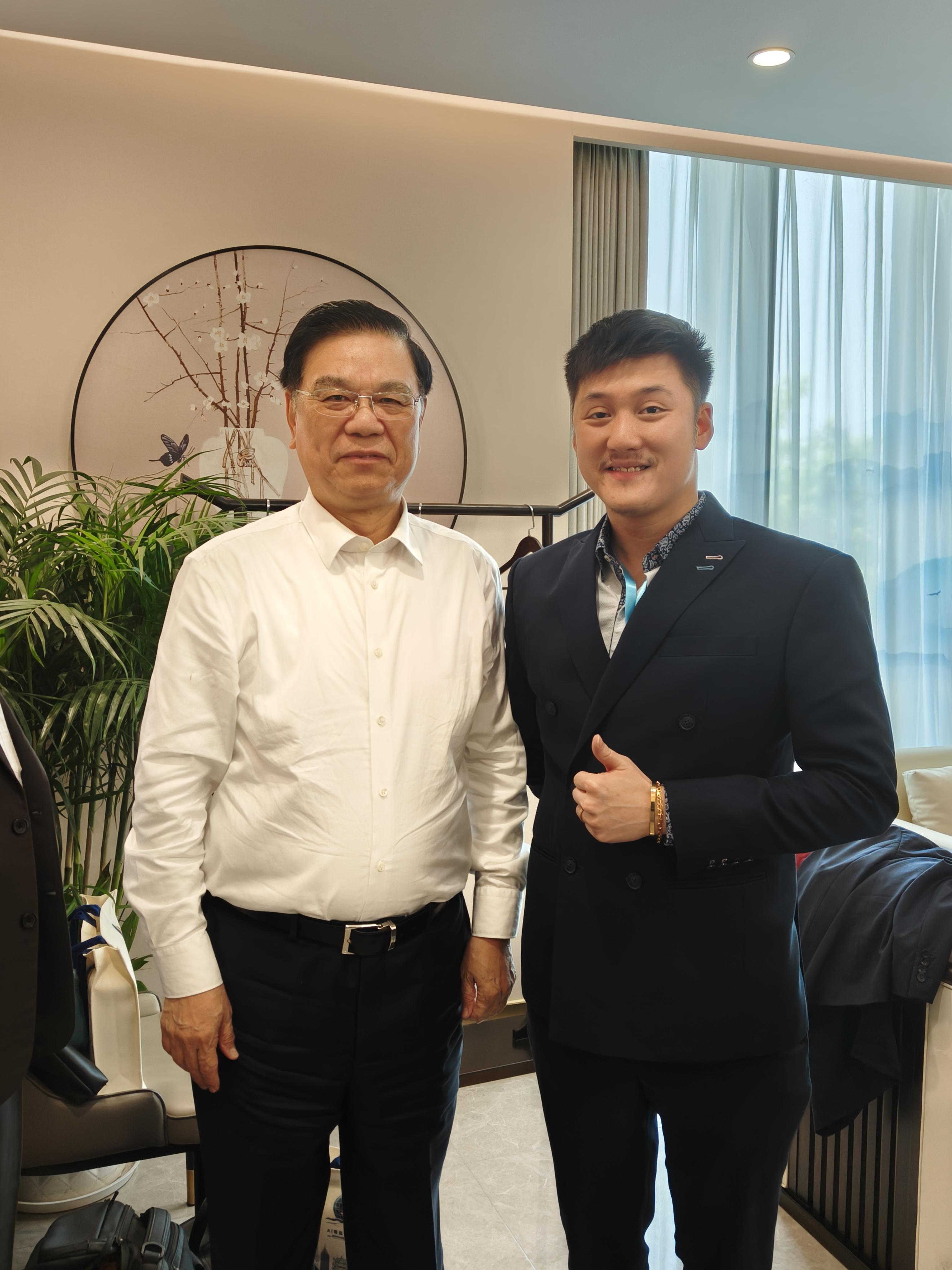 Alaric Ong with Vice Minister Wu