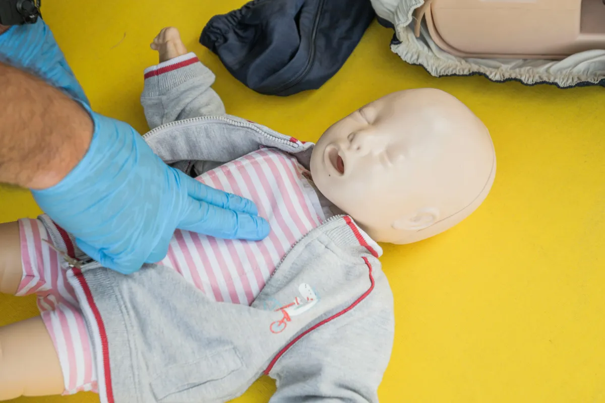 two finger cpr on infant