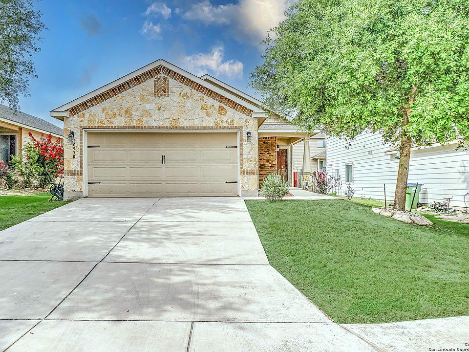 San Antonio Concrete builds and installs driveway