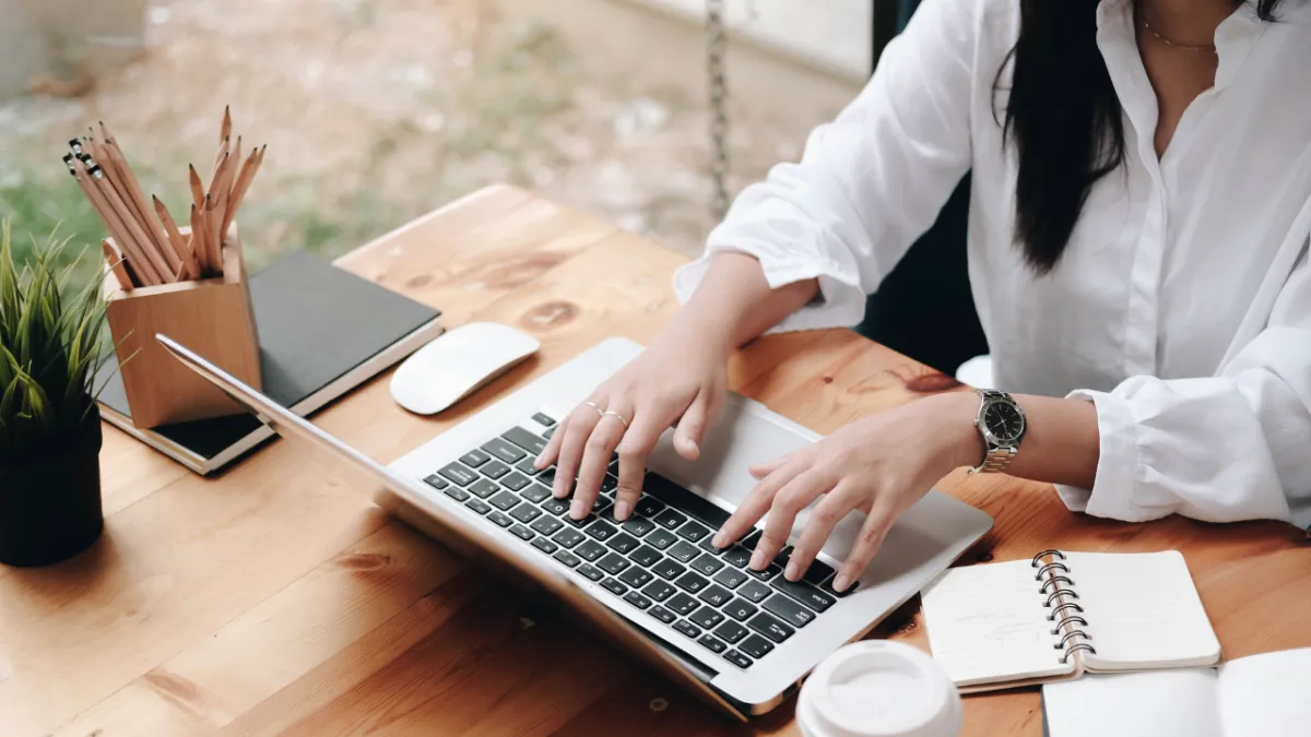 build an online income image